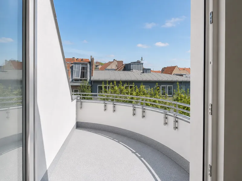 Helle 5-Zimmer-Dachgeschosswohnung | Erstbezug nach Sanierung | 149 m² | Terrasse | Wilmersdorf — photo 1